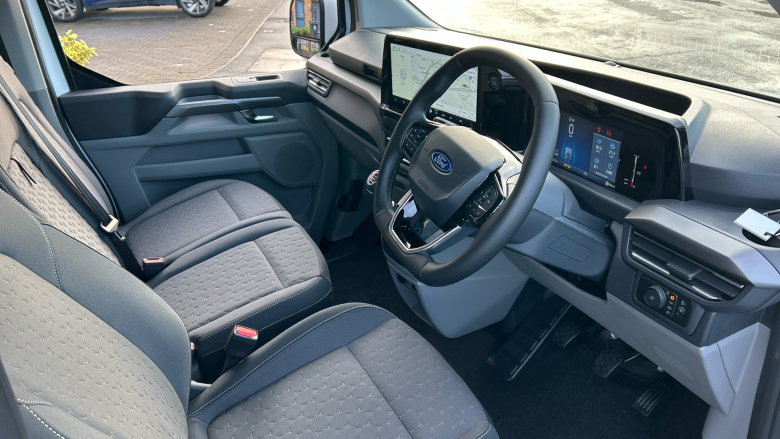 Ford Tourneo Custom 320 L1 Diesel Fwd 2.0 EcoBlue 136ps H1 Titanium 8 seater Auto